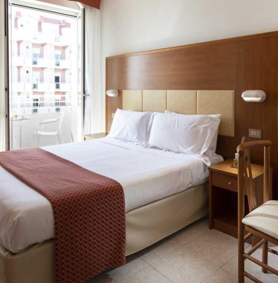 veladorohotel it camere-hotel-3-stelle-rimini 012
